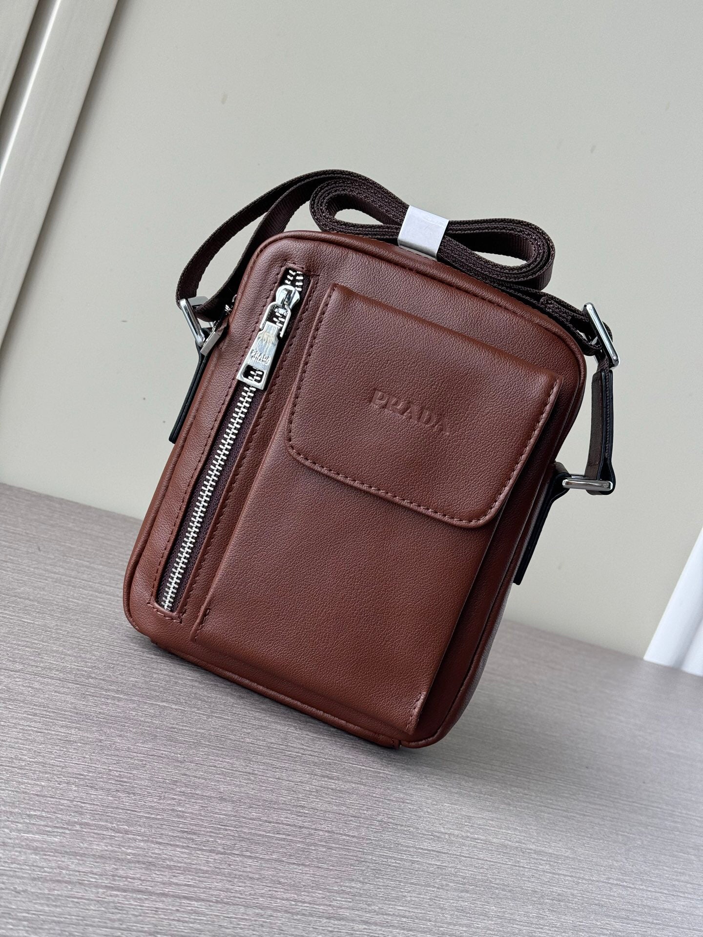 🔥 2025 Premium Phone Crossbody Bag - Italian Grain Leather + Triple-Zip Security | 19cm RFID Blocking | Black & Brown