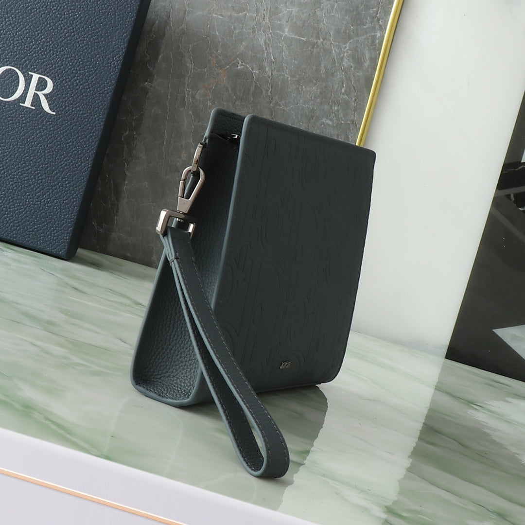Dior Grey Gravity Embossed Clutch｜Spacious 27×19.5×6cm｜6 Card Slots & Detachable Strap