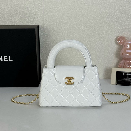 Chanel 23/24 Fall-Winter Camellia Bag | Virginie Viard's Tribute to Timeless Elegance | 20cm Runway Collector's Piece