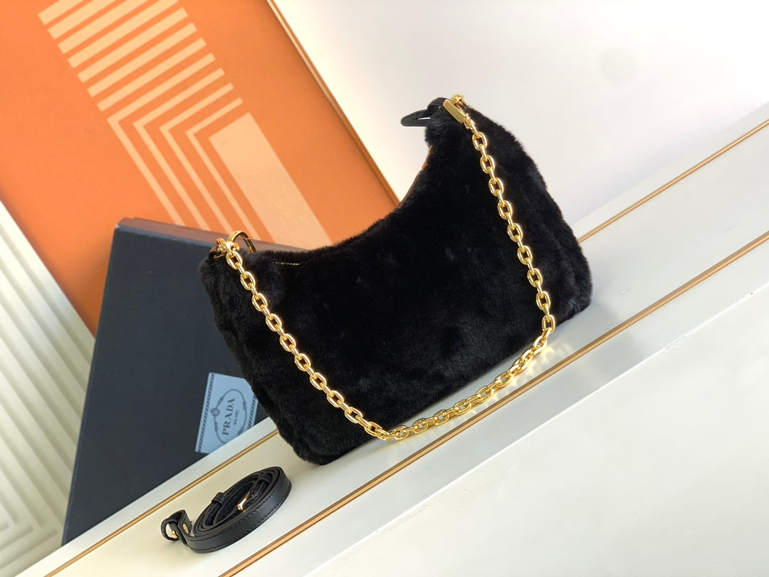 ✨2022 Winter Puffer Tote Bag 3in1｜Removable Chain+Plush Handle｜Triangle Logo｜22cm Spacious Organizer