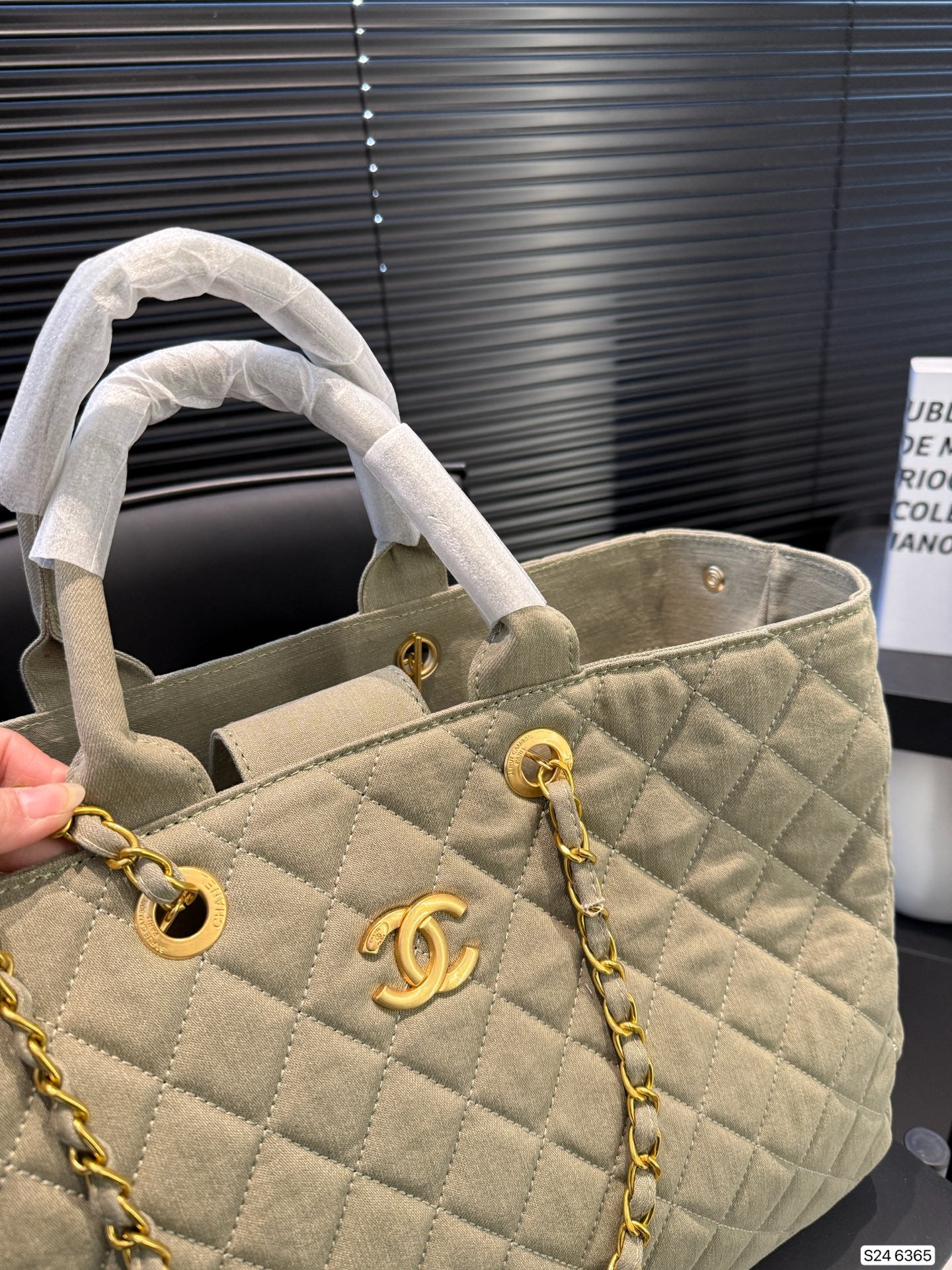 Chanel Denim Chain Bag | Adjustable Shoulder/Handheld Tote | Large Travel Bag 38cm × 27cm