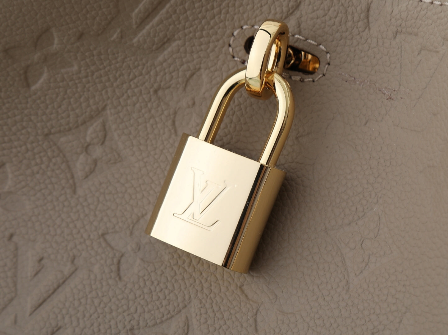 Anytime Medium Bag | 1988 Omenade Archive Re-edition | Monogram Emeinte Leather with Detachable L-Lock 42×27×14cm