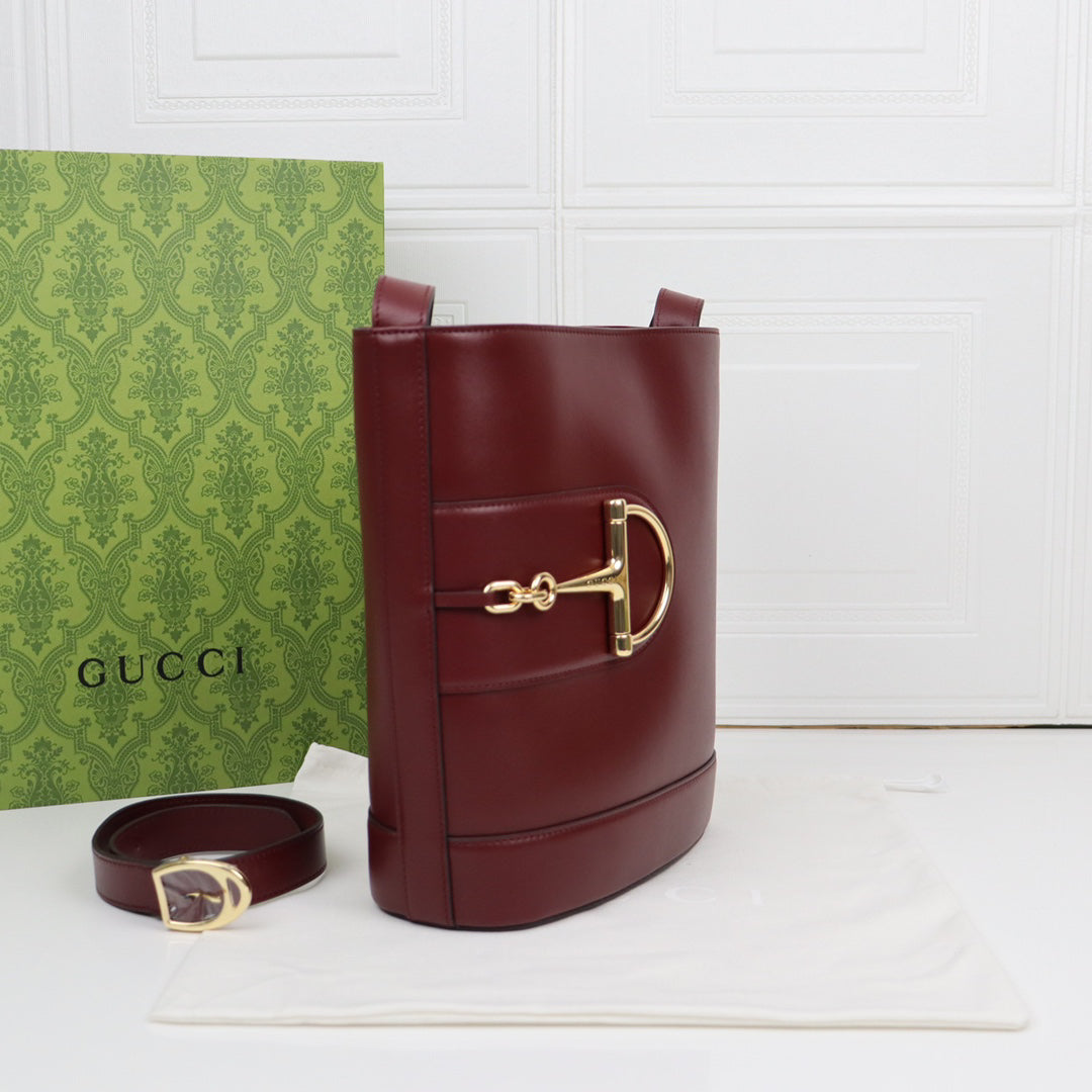 Gucci 73 Horsebit Bucket Bag SS2025 | Burgundy Oversized Tote with 3-Way Strap | 26x27.5x11.5cm