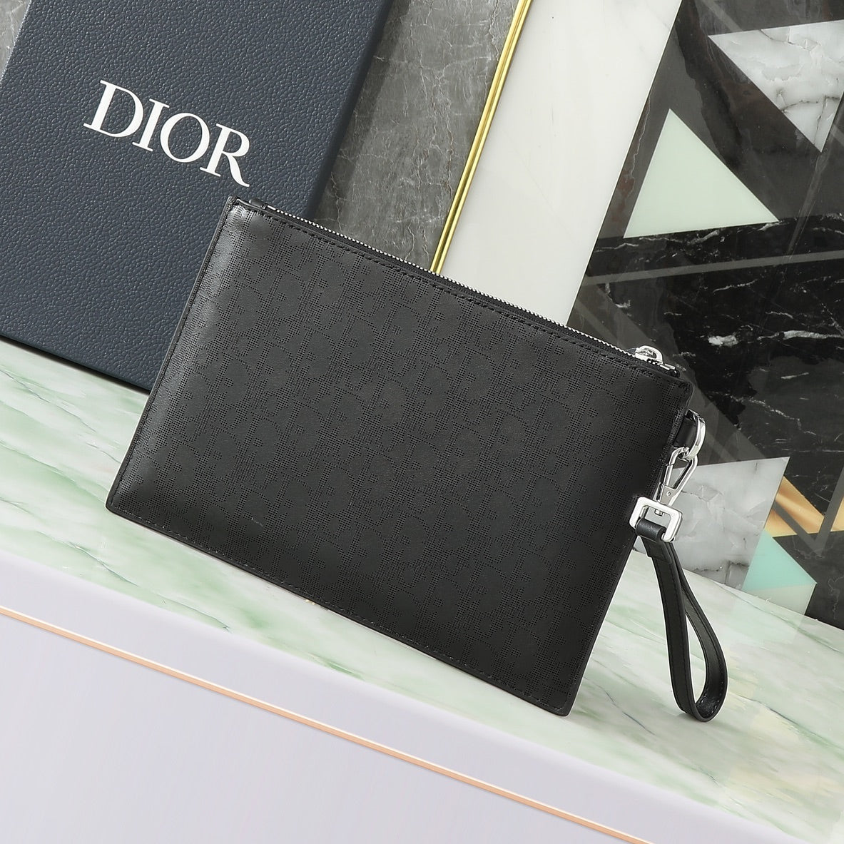 Dior A5 Clutch Bag｜Black Oblique Galaxy Embossed Calfskin｜Zip Compartment & 4 Card Slots｜Brass Dior Monogram