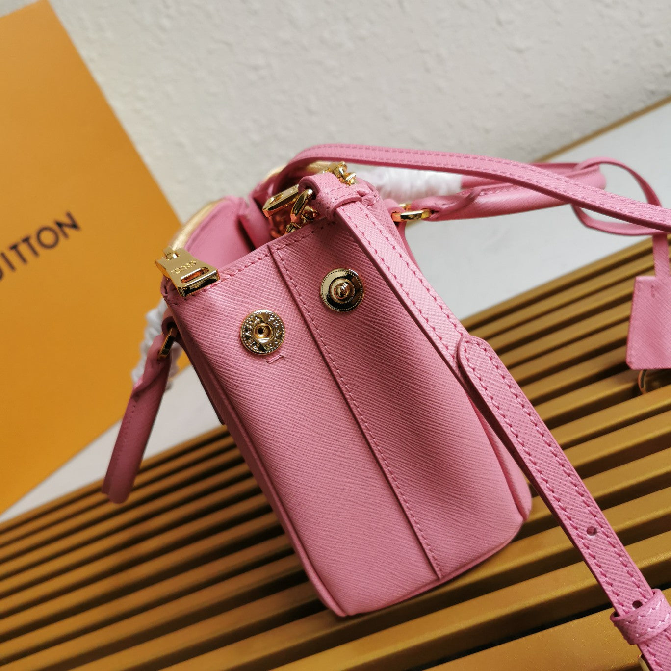 Designer-Inspired Mini Galleria Bag 20x15x9.5cm - Saffiano Leather w/ Detachable Strap & Brushed Gold Hardware