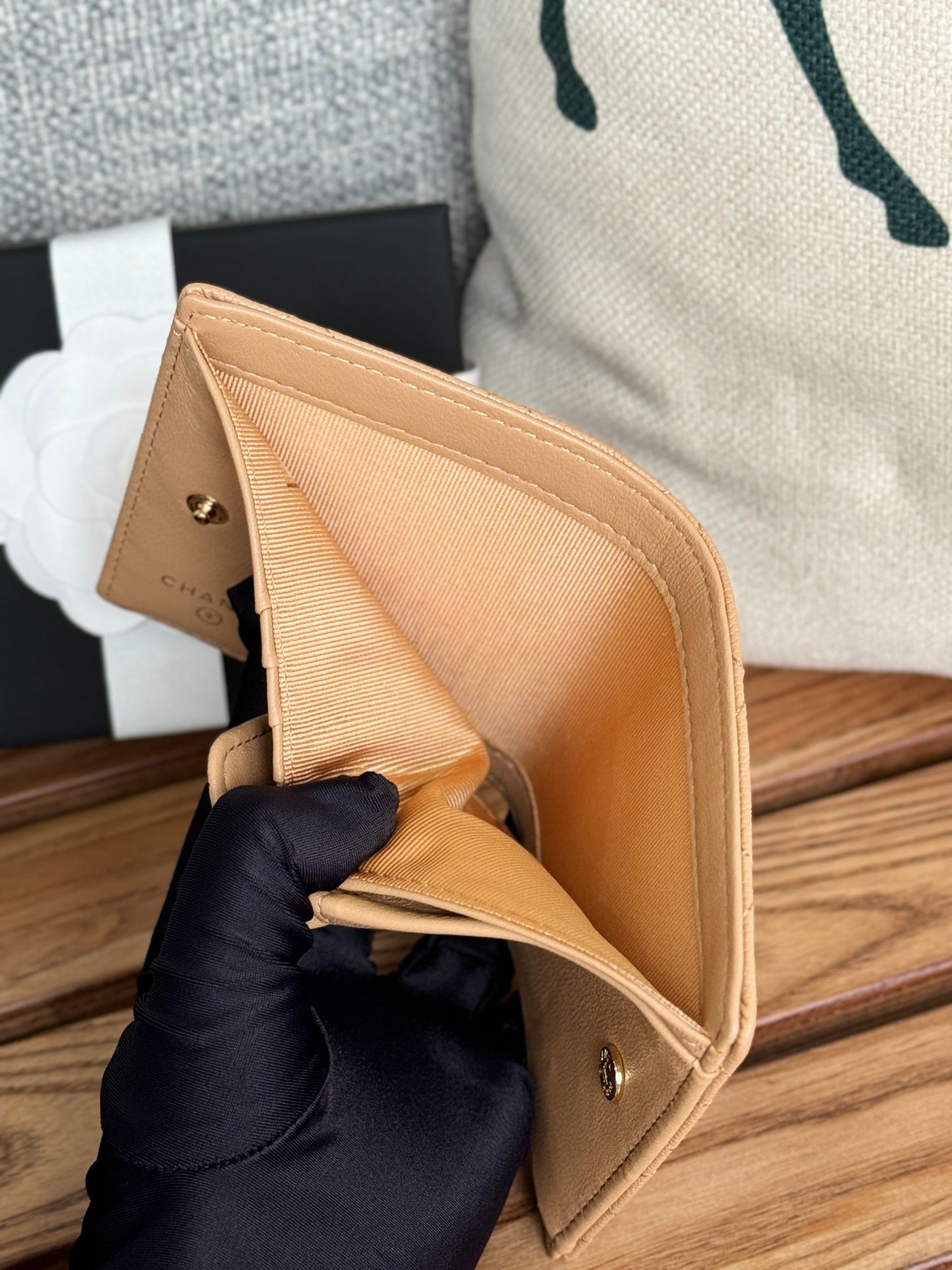 Genuine Leather Bifold Short Wallet | Multi-Card Slots + Coin Pocket | 12×12×3cm Compact Design