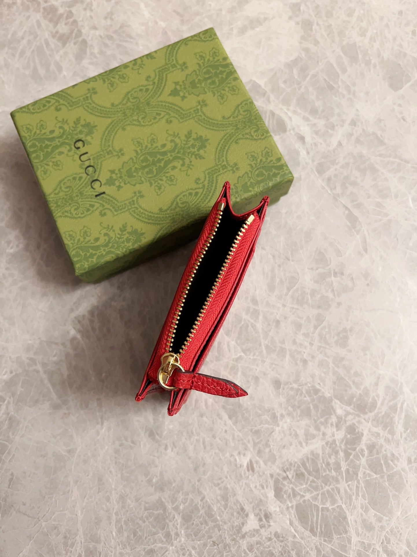 Gucci CY Series 574804 Vintage Slim Card Holder - 12×8cm Multi-Pocket Leather Wallet with Zip Compartments