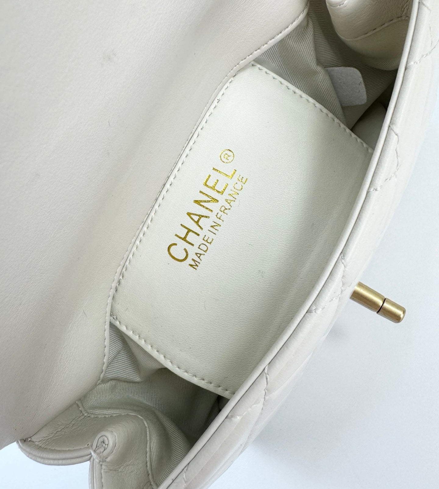 Chanel 24A Black Gold Tassel Chain Flap Bag｜Double Gold Bead Design｜18cm Timeless Classic Handbag