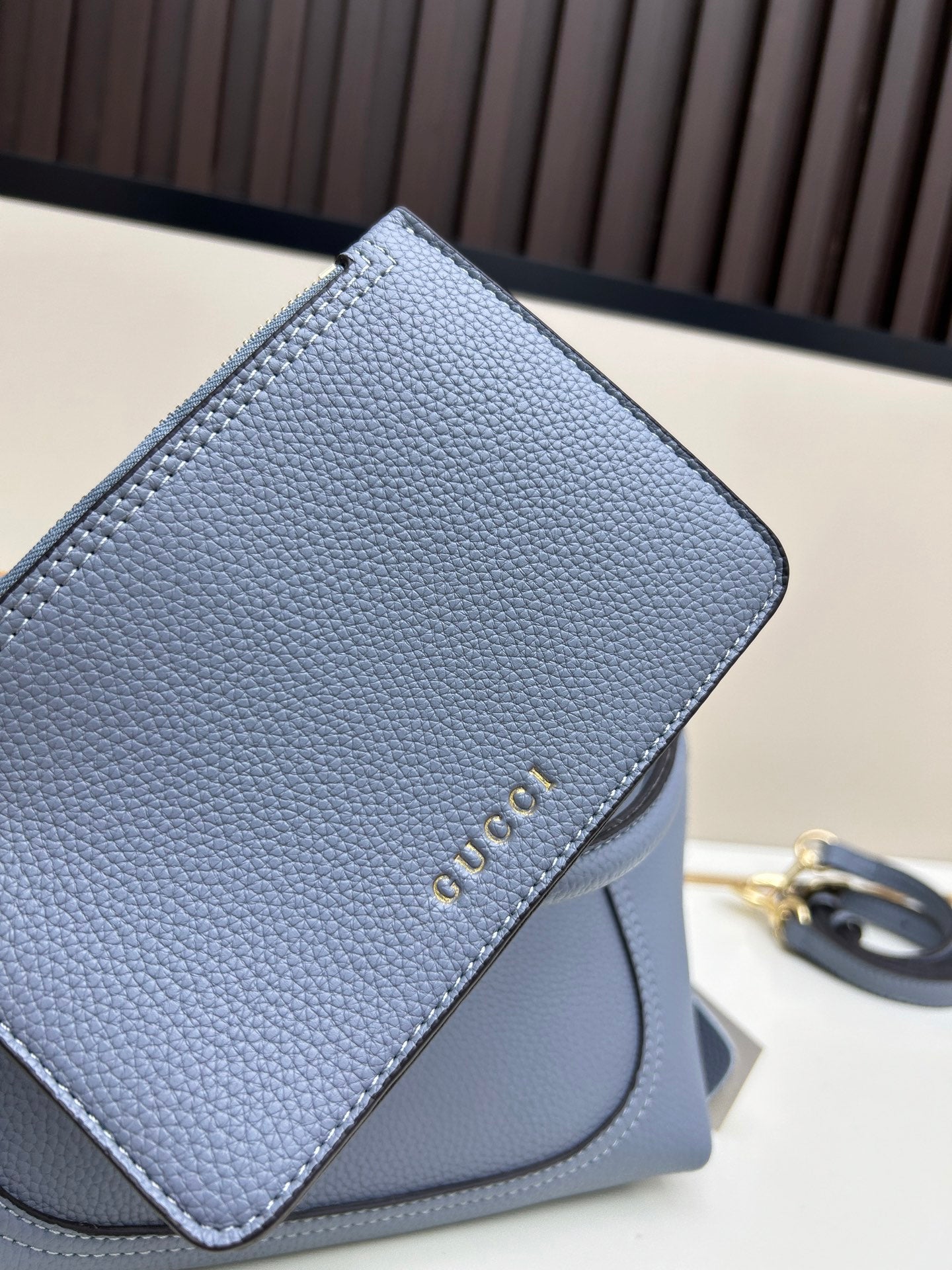 GUCCI Softbit Calfskin Tote & Crossbody Bag with Gift Box 27.5X21X16CM (2023 New Designer Handbag)