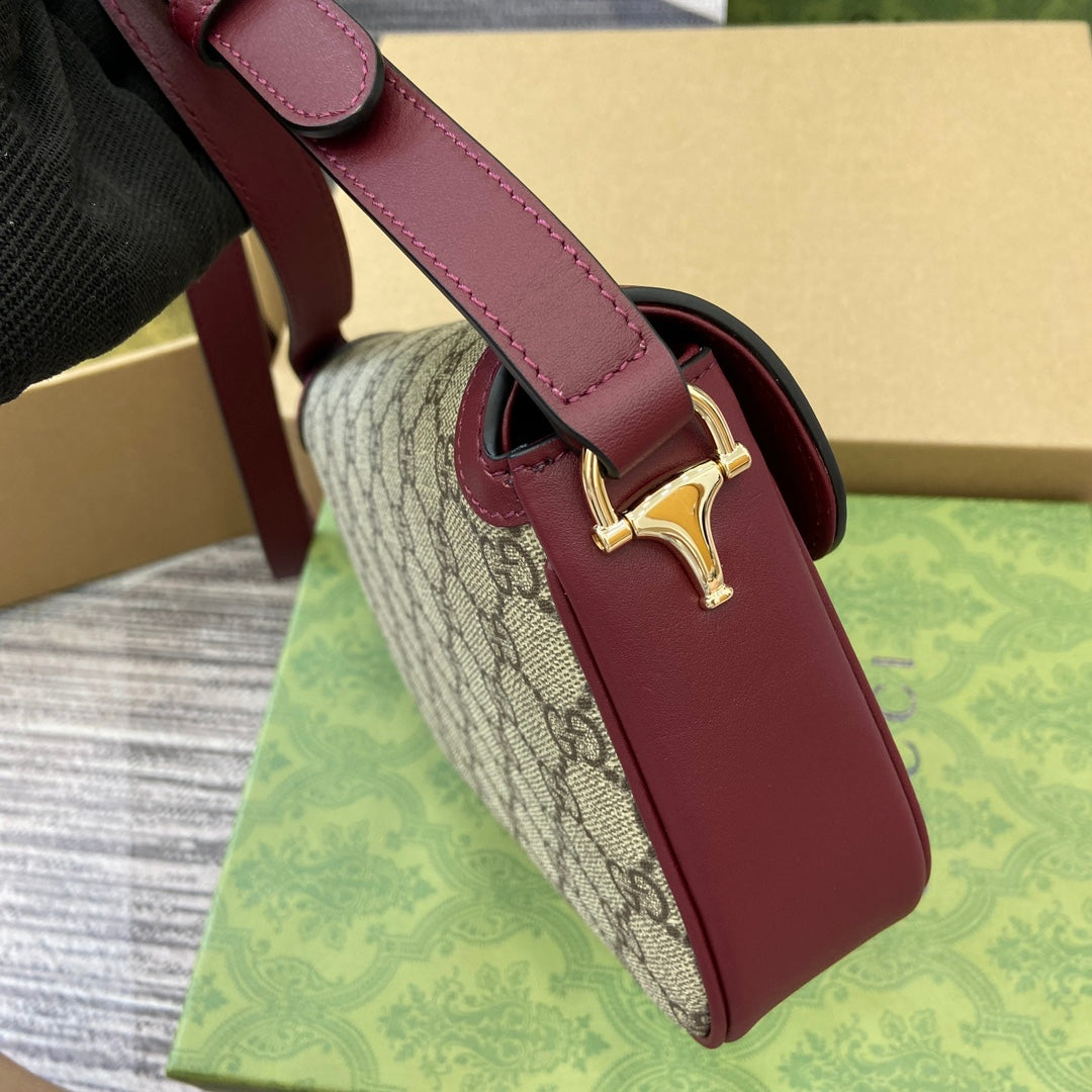 GUCCI Horsebit 1955 Burgundy Mini Shoulder Bag｜Valentine's Campaign｜Embossed GG Canvas｜20×14×5cm