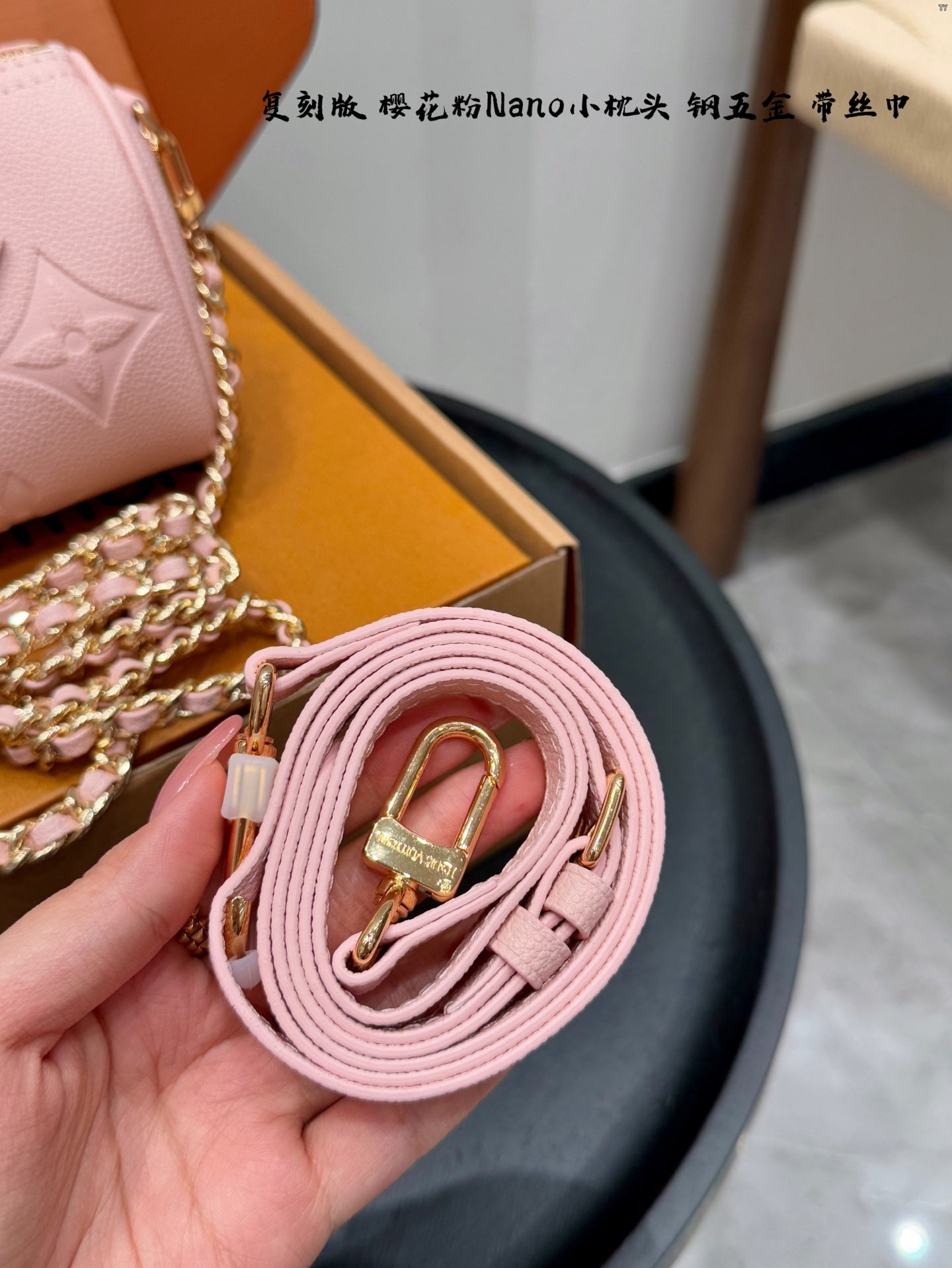 【Authentic Style】LV Nano Speedy Mini Bag 16*10cm with Chip - Floral Embossed Strawberry Milk Pink, Cute & Chic