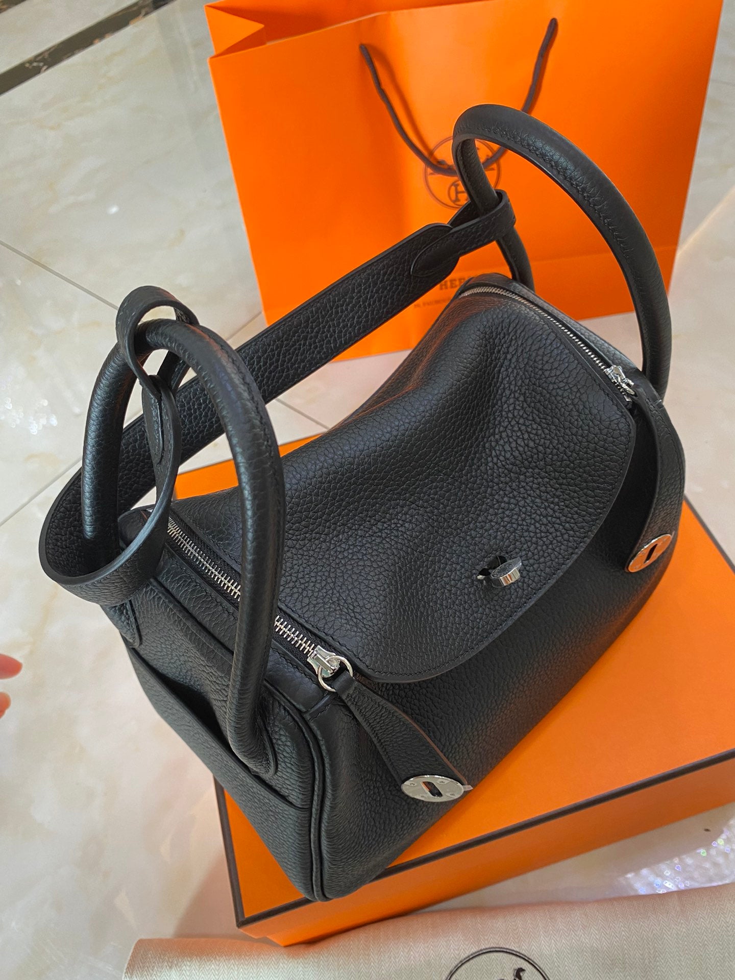 Hermès Lindy 26cm Black Silver Hardware | Handcrafted Calfskin Bag | Luxury Everyday & Evening Tote