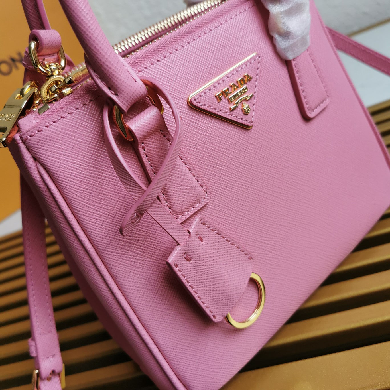 Designer-Inspired Mini Galleria Bag 20x15x9.5cm - Saffiano Leather w/ Detachable Strap & Brushed Gold Hardware