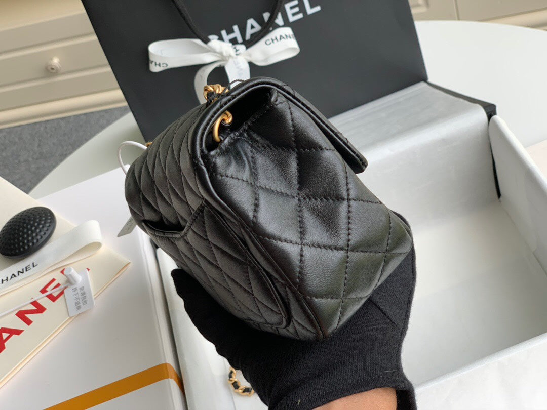 Chanel-Inspired Mini Square Bag with Metal Ball Chain - 13x18x7cm Genuine Lamb Leather Shoulder Bag（Full Set Packaging）