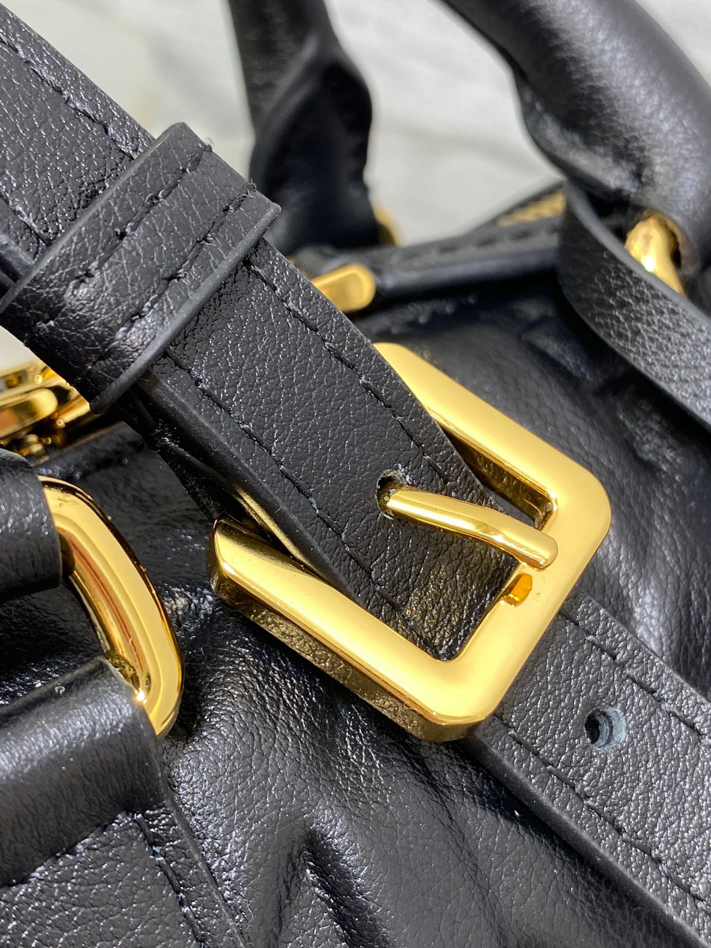 Groove 16 Mini Boston Bag｜Vintage Embossed Leather｜Top Handle & Crossbody｜17×10×8cm