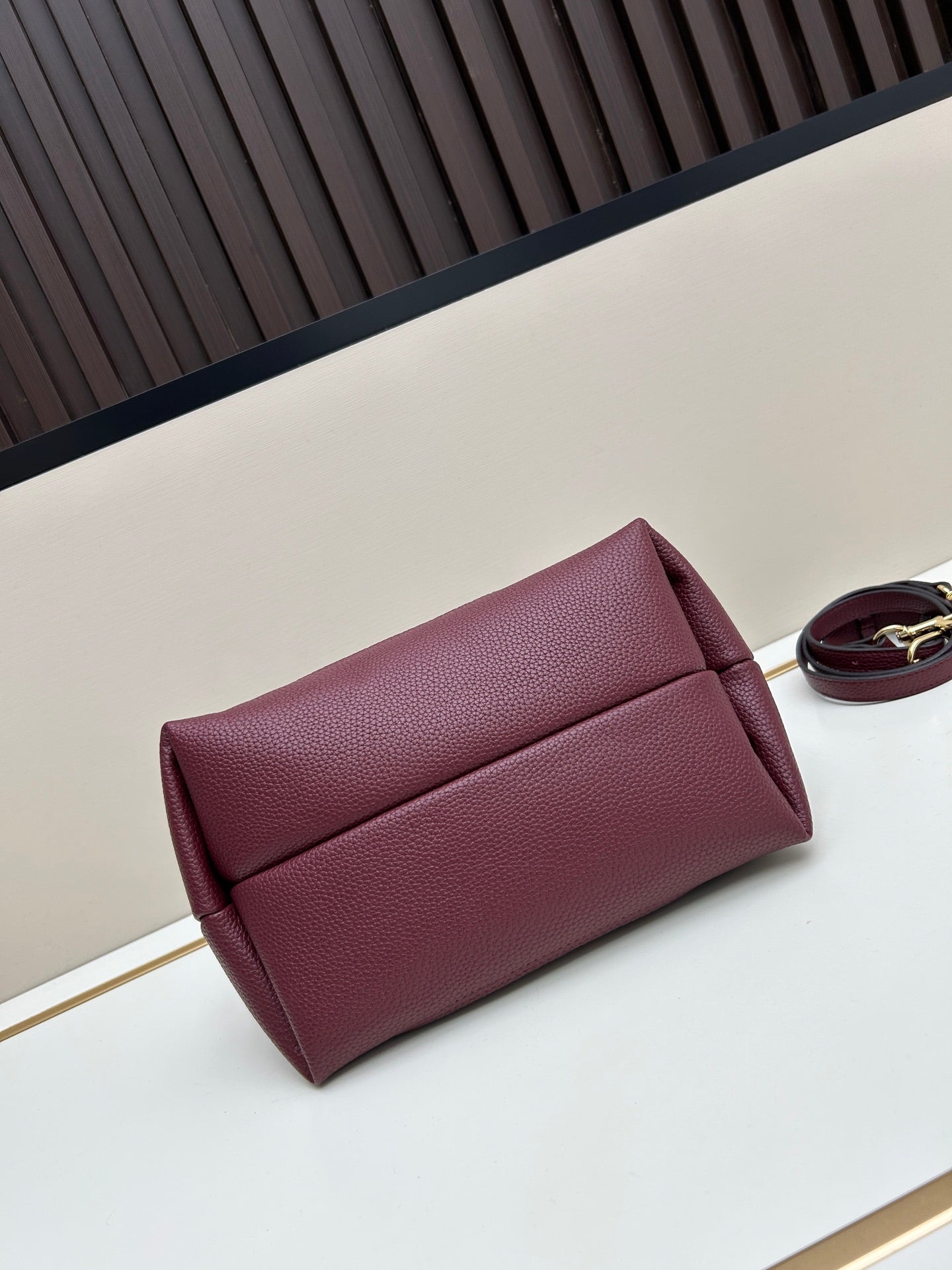 GUCCI Softbit Calfskin Convertible Tote 27.5x21x16cm with Gift Box - 2024 New Women's Work Bag (Premium Holiday Gift)