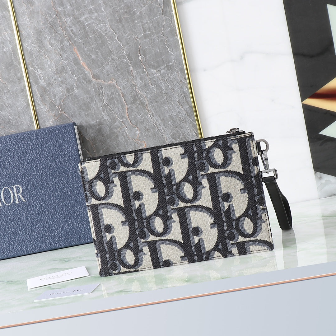 A5 Oblique Print Clutch Bag｜Beige & Black Contrast Trim｜4 Card Slots & Phone Pocket｜Brass Zipper