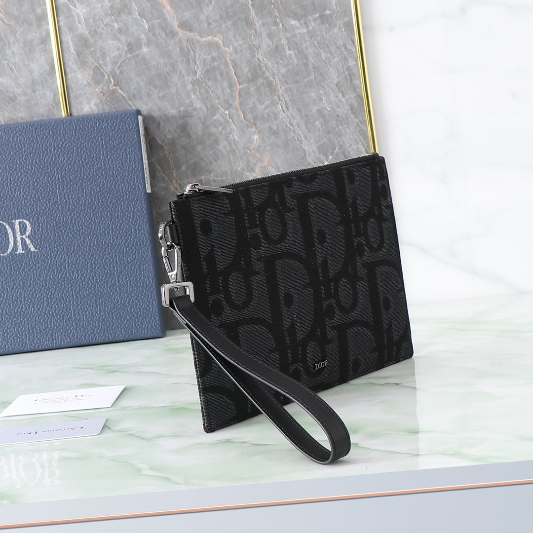 A5 Oblique Print Clutch Bag｜Beige & Black Contrast Trim｜4 Card Slots & Phone Pocket｜Brass Zipper