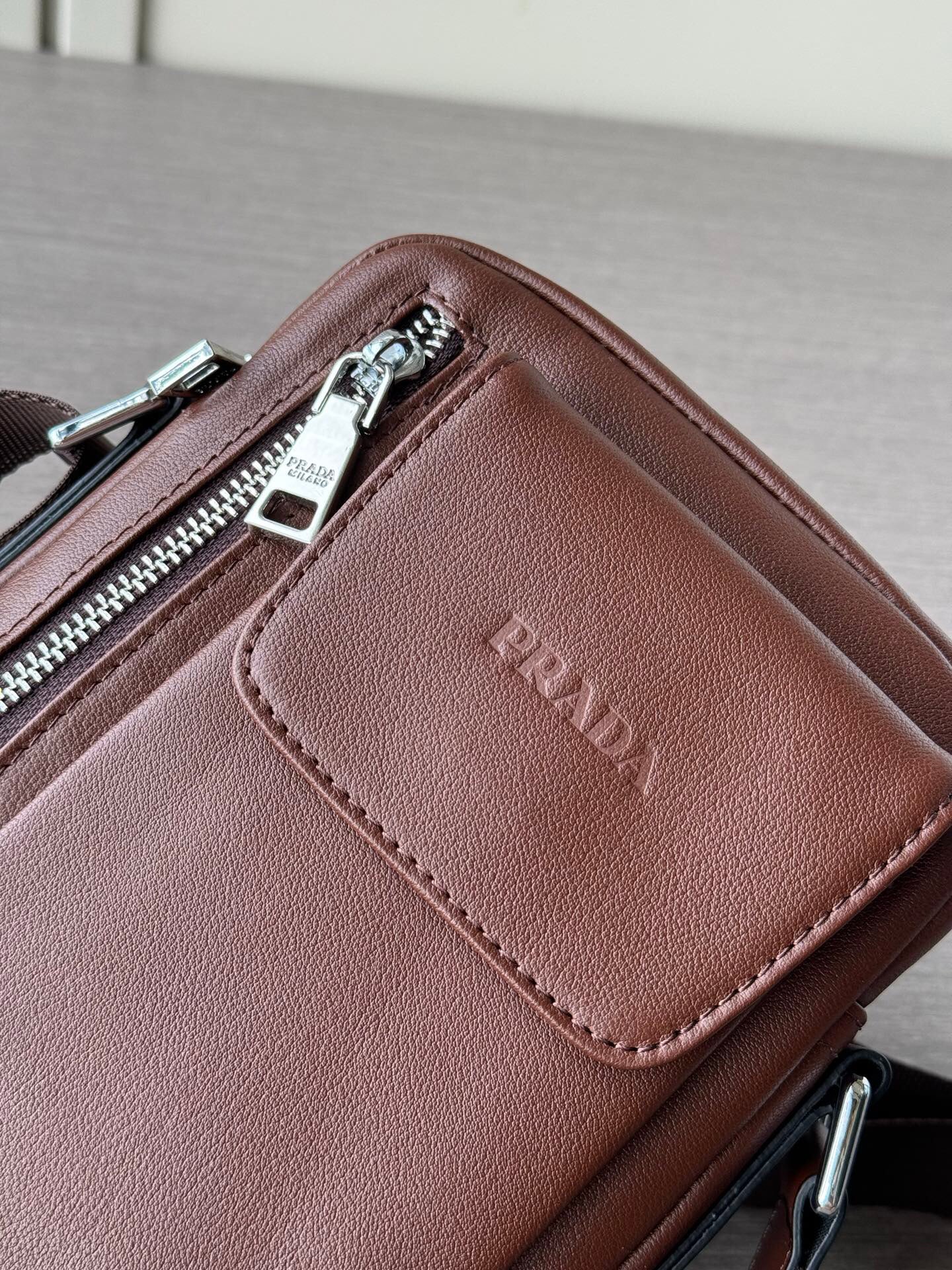 🔥 2025 Premium Phone Crossbody Bag - Italian Grain Leather + Triple-Zip Security | 19cm RFID Blocking | Black & Brown