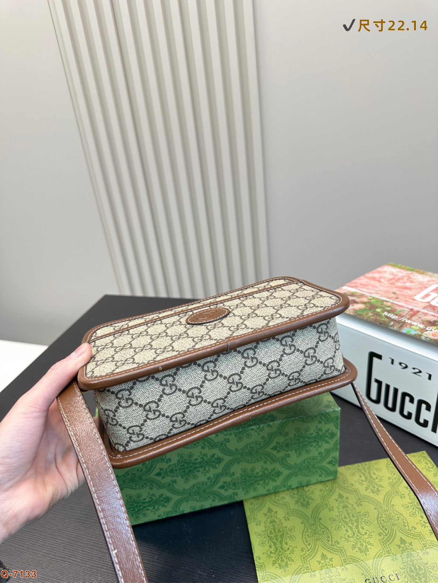 Gucci GG Monogram Camera Bag – Unisex Vintage Square Design 22x14cm Classic Crossbody