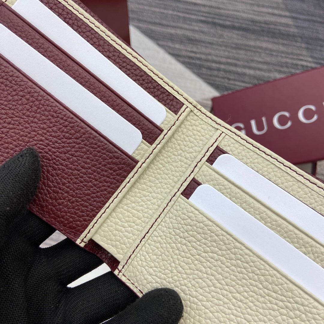 Gucci 2025 Early Spring Collection Green Calfskin Leather Bifold Wallet - Iconic Motif, Reimagined Elegance