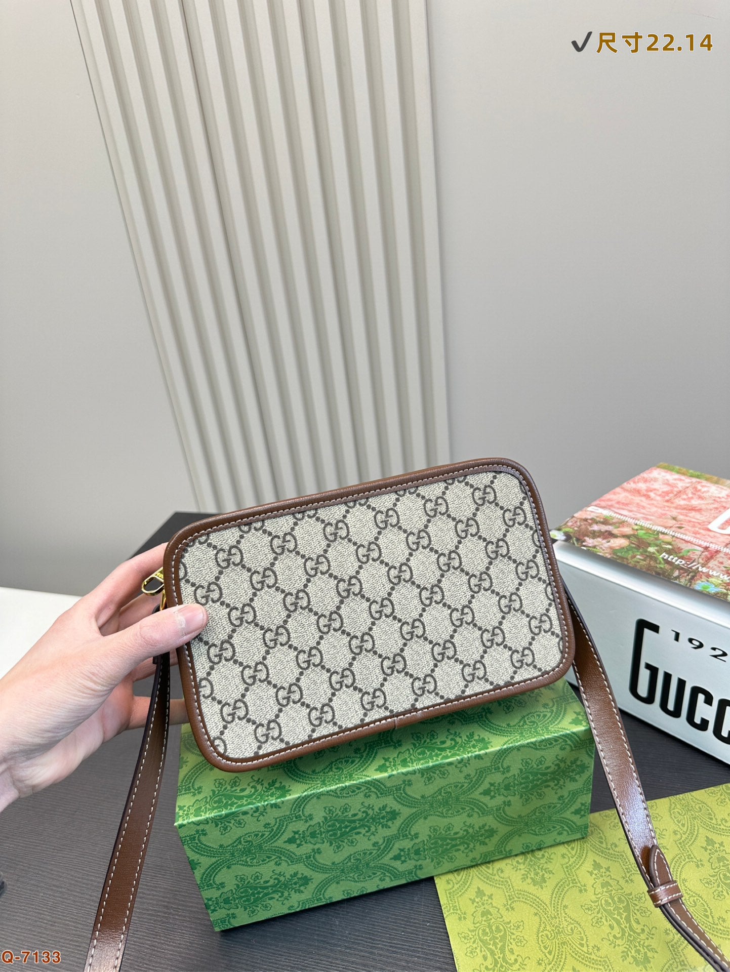 Gucci GG Monogram Camera Bag – Unisex Vintage Square Design 22x14cm Classic Crossbody