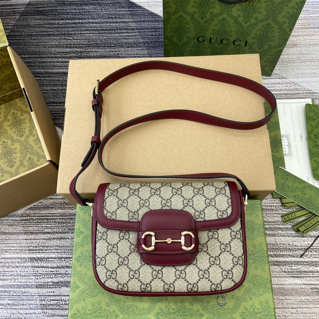 GUCCI Horsebit 1955 Burgundy Mini Shoulder Bag｜Valentine's Campaign｜Embossed GG Canvas｜20×14×5cm
