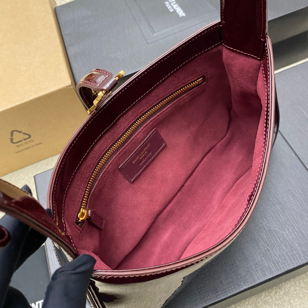 👜 2024 SS Patent Leather Wine Red Gold Underarm Bag Le5A7 Hobo | Adjustable Strap Luxury Shoulder Bag