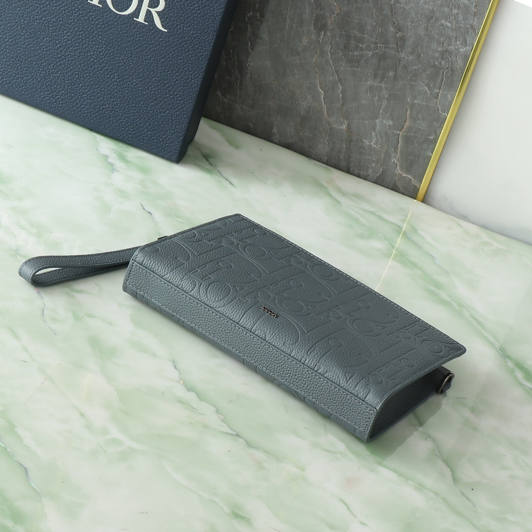 Dior Grey Gravity Embossed Clutch｜Spacious 27×19.5×6cm｜6 Card Slots & Detachable Strap