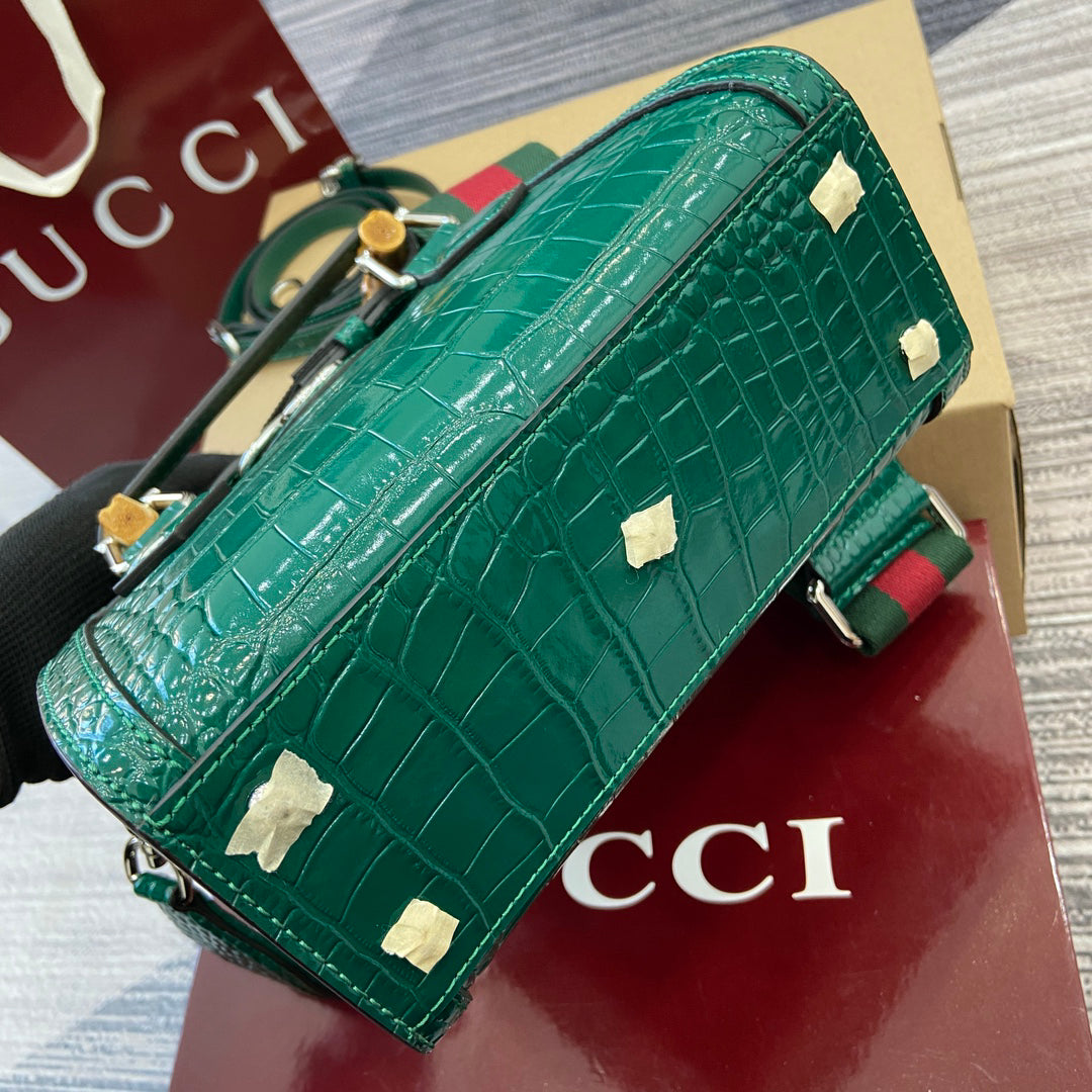 GUCCI 2023 Crocodile-Embossed Mini Backpack 20x16x10cm Fluorescent Buckle Bamboo Handle & Detachable Straps
