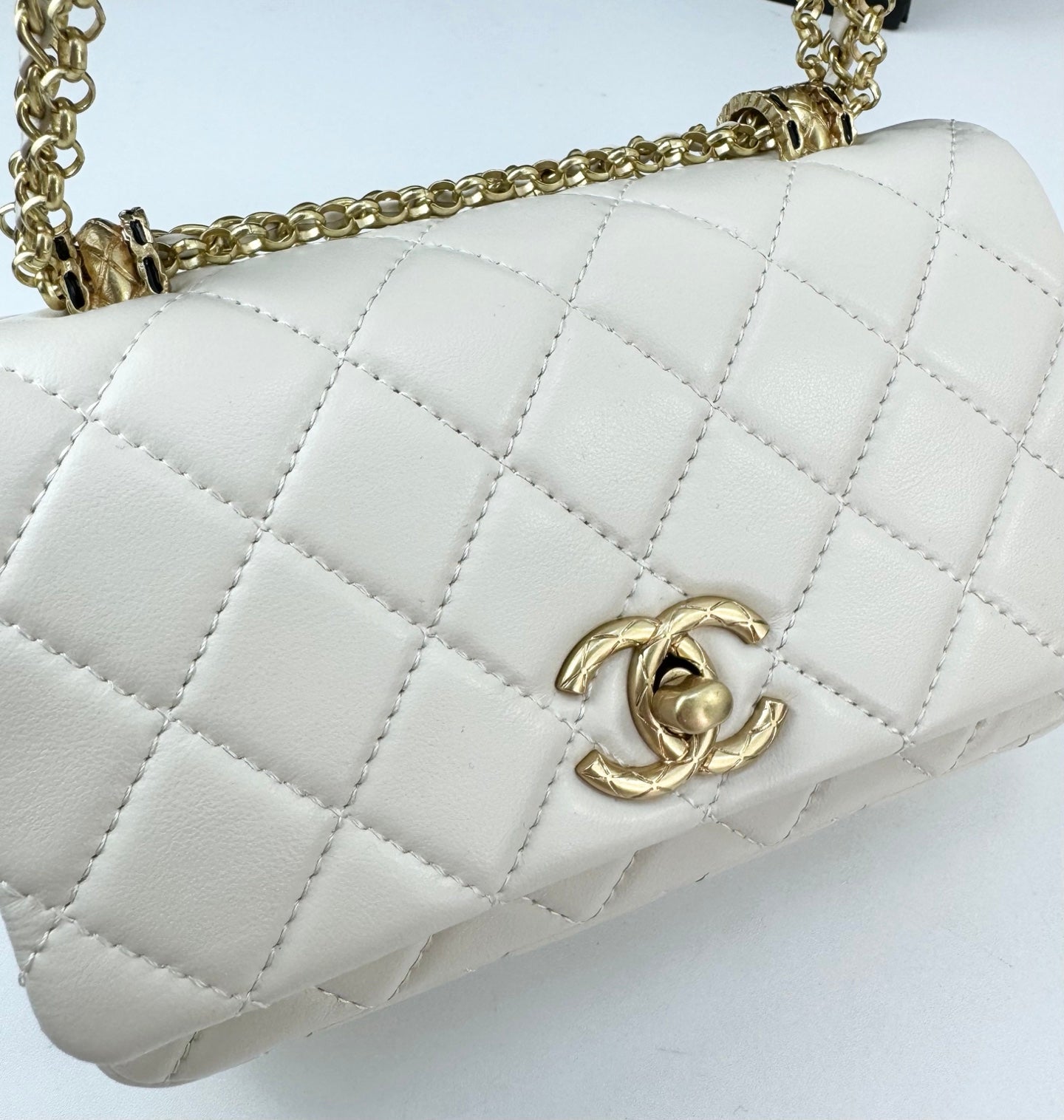 Chanel 24A Black Gold Tassel Chain Flap Bag｜Double Gold Bead Design｜18cm Timeless Classic Handbag