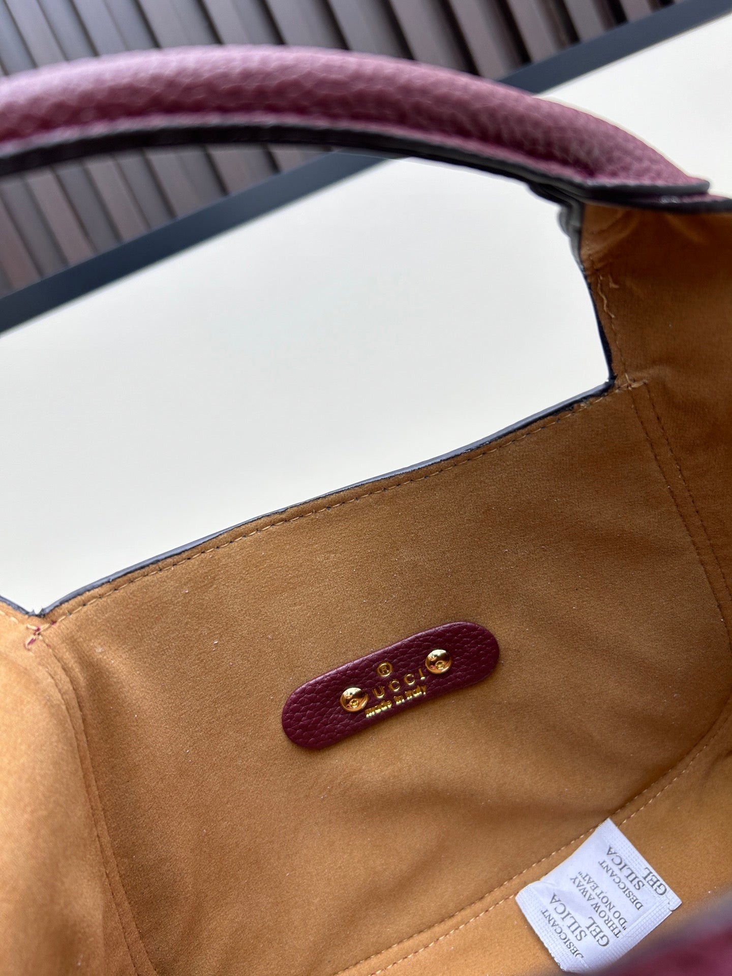 GUCCI Softbit Calfskin Convertible Tote 27.5x21x16cm with Gift Box - 2024 New Women's Work Bag (Premium Holiday Gift)