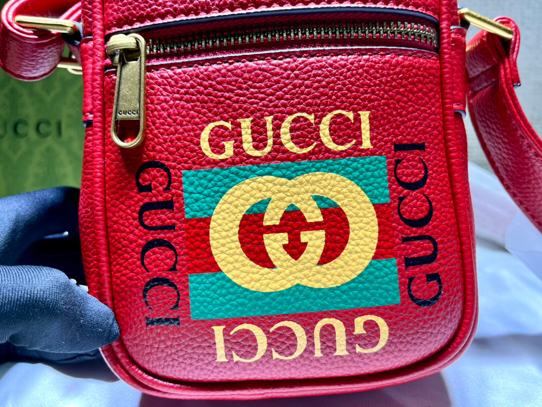 GUCCI Men's Vintage Logo Print Crossbody Bag | Mini Document Holder in Textured Leather