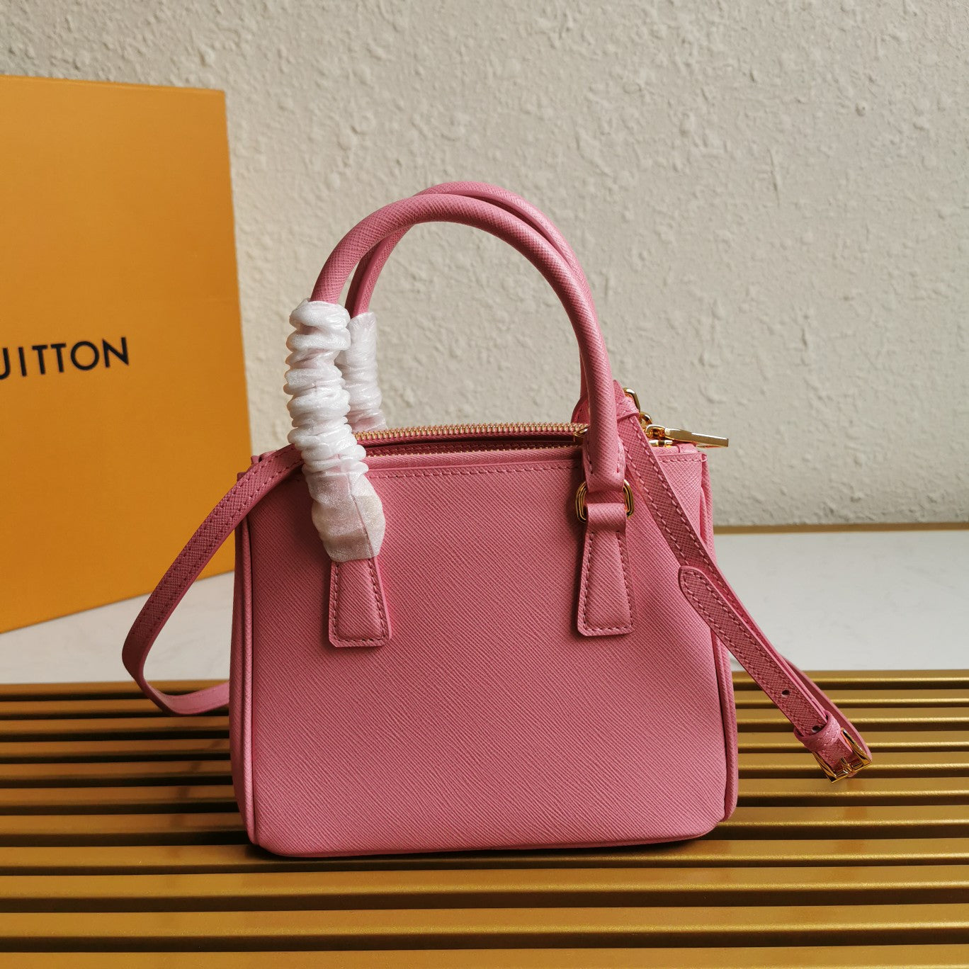 Designer-Inspired Mini Galleria Bag 20x15x9.5cm - Saffiano Leather w/ Detachable Strap & Brushed Gold Hardware
