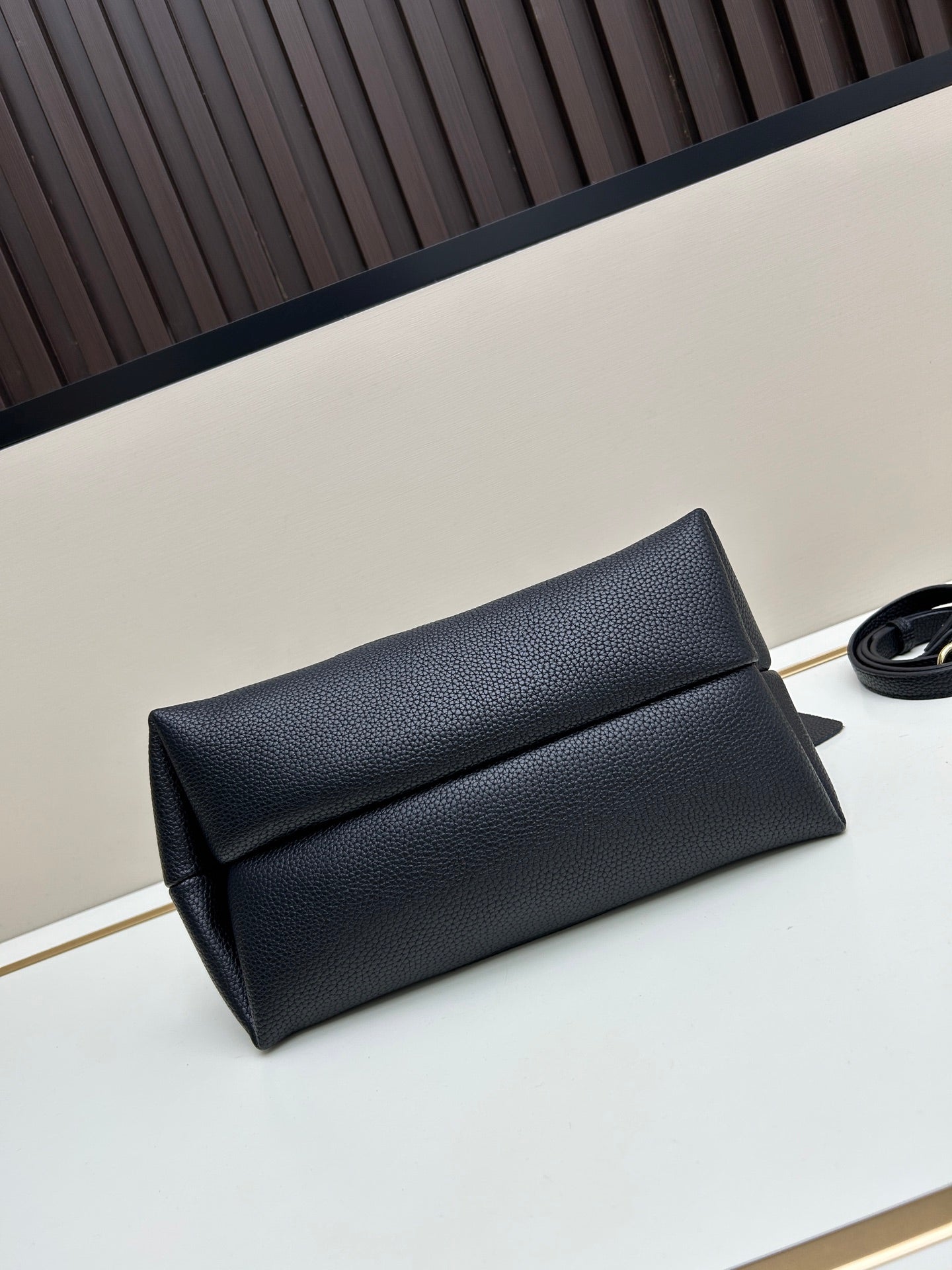 GUCCI Softbit Calfskin Convertible Tote Bag 27.5x21x16cm with Gift Box - 2024 New Women's Work Bag (Premium Gift Set)