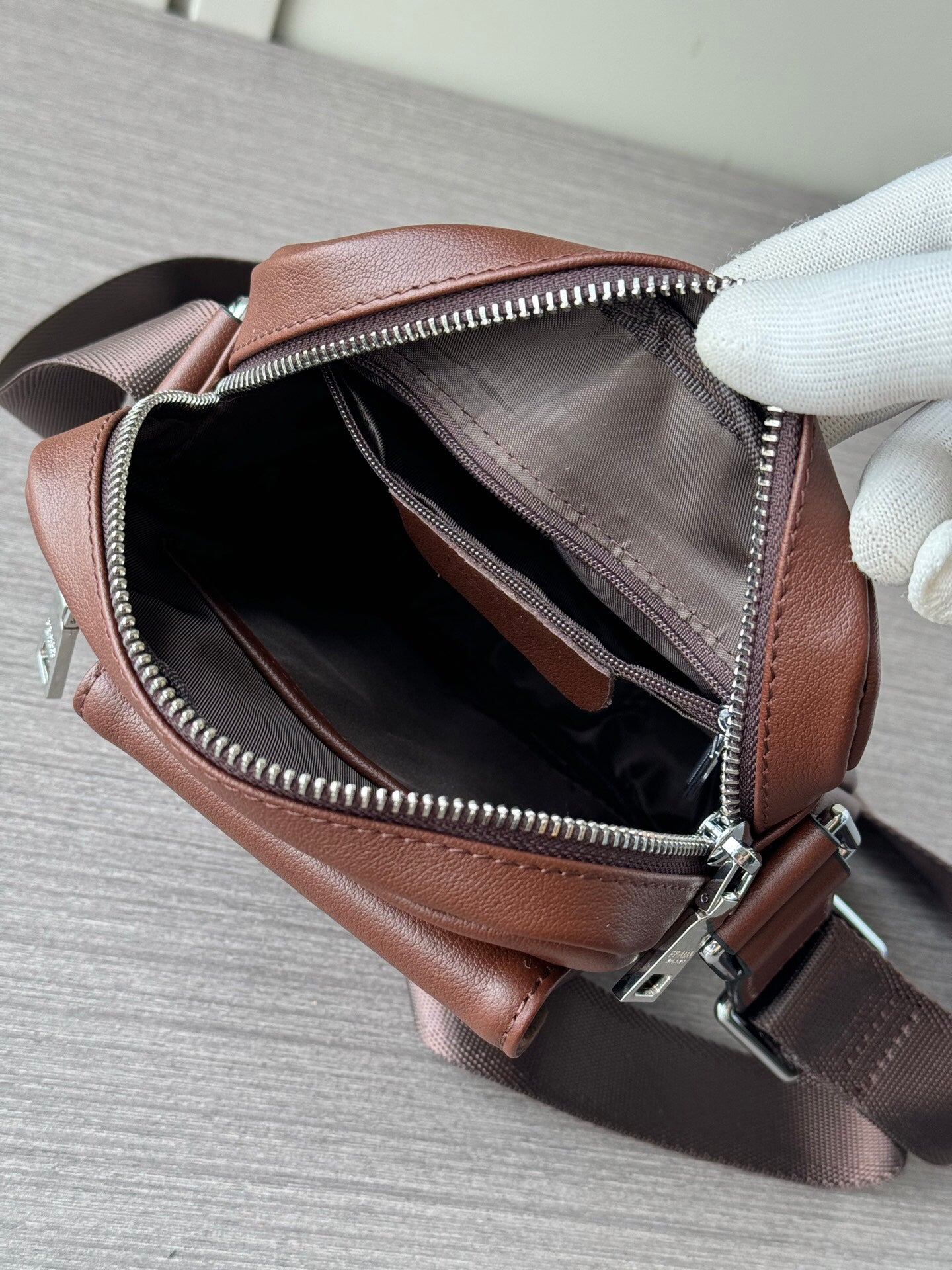 🔥 2025 Premium Phone Crossbody Bag - Italian Grain Leather + Triple-Zip Security | 19cm RFID Blocking | Black & Brown