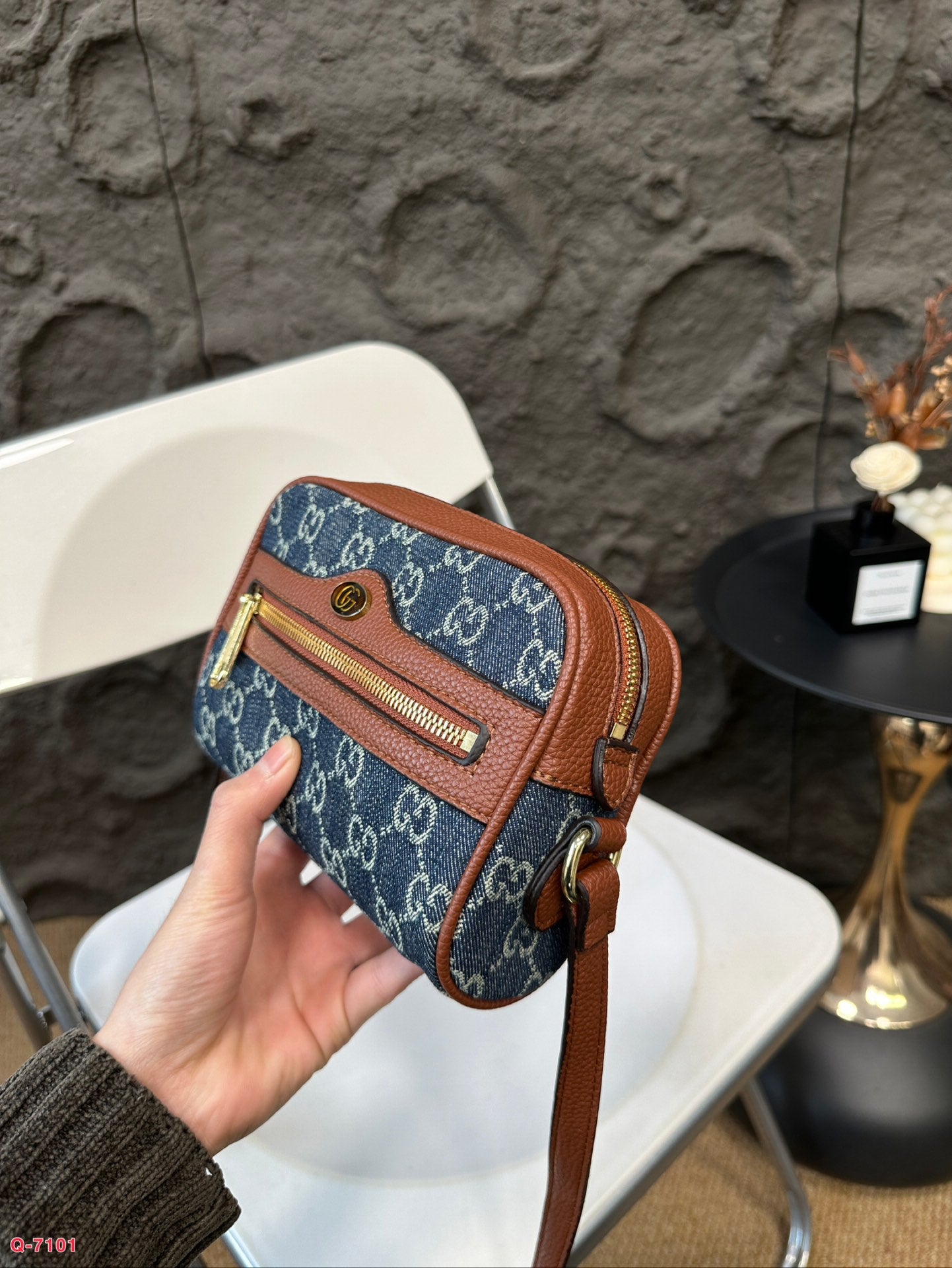 Gucci Ophidia Vintage GG Camera Bag – 19.13cm Compact Design Spacious Interior & Iconic Monogram