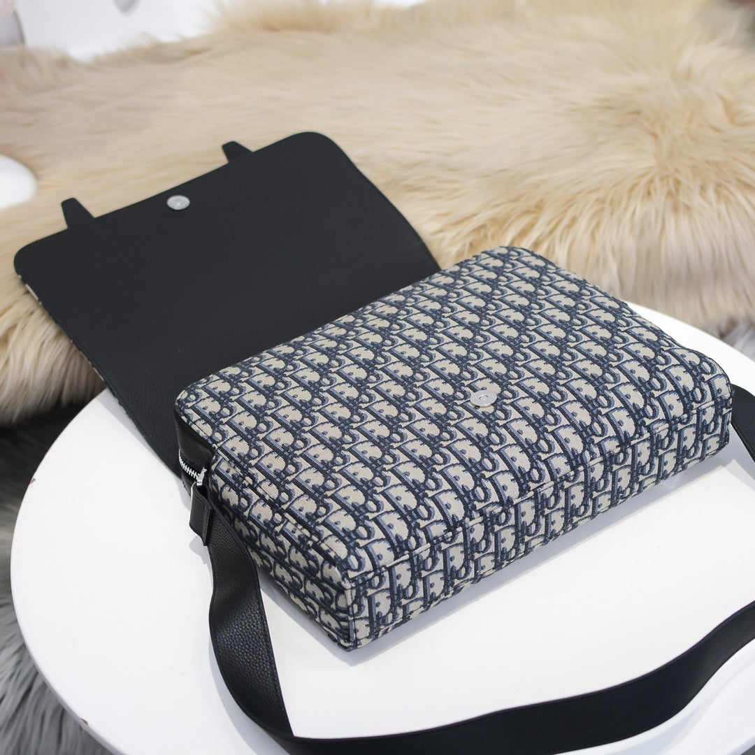 Dior Oblique Embroidery Messenger Bag 131-10 | 33cm Black Jacquard & Grained Calfskin Adjustable Crossbody Bag