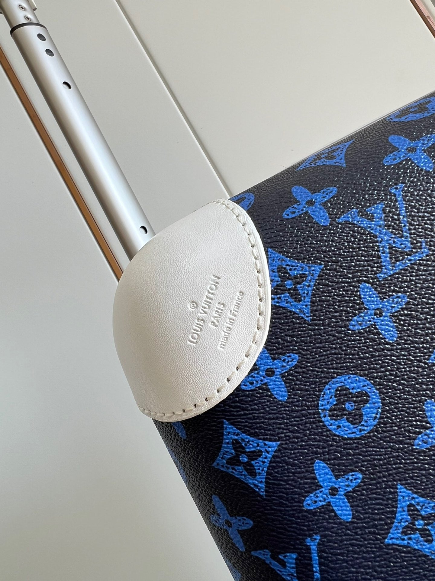 Exclusive Horizon Monogram Suitcase | LV-Inspired Design | Leather Corners | Oversized Handle | 35×23×53cm Carry-On