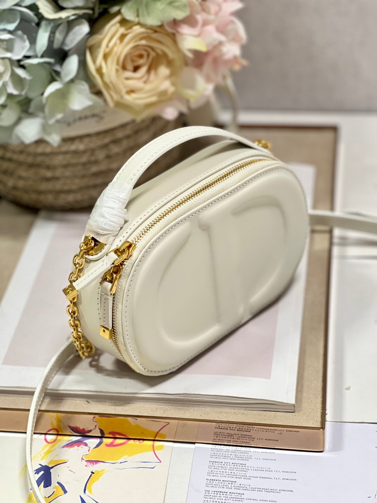 Dior CD Signature White Calfskin Camera Bag - Maria Grazia Chiuri's 2023 RTW Ellipse Crossbody with Detachable Chain Strap (Includes Dust Bag)