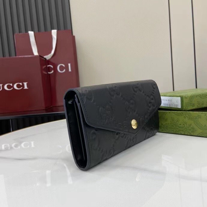 Gucci GG Monogram Long Wallet | Black Pebbled Leather with Antique Gold Closure | 19x10x3cm